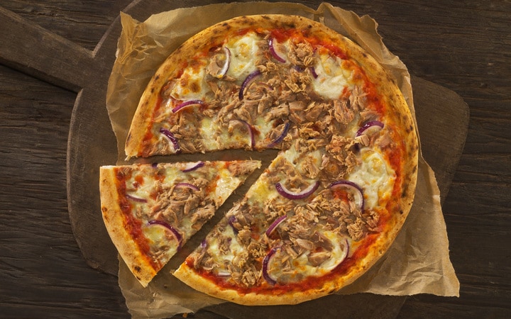 La Pizza grande Tonno e Cipolla (Numéro d’article 10406)