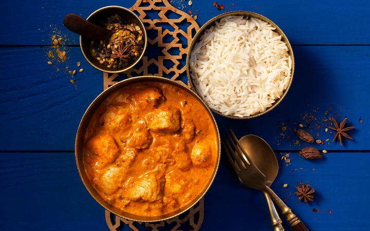 Le poulet au curry à l'indienne accompagné de son riz basmati